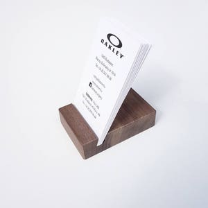 10 x porte carte en bois. Support bois carte de visite. Porte carte en bois. Cadeau personnalisé. Cadeau de Noël. 10 x porte carte en bois. Support bois carte de visite. Porte carte en bois. Cadeau personnalisé. Cadeau de Noël.