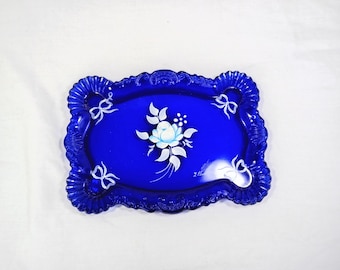 Vintage Westmoreland kobaltblauw rechthoekig bord met gegolfde randen, gesigneerd L. Plues