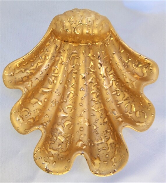 Weeping bright gold clam shell trinket dishes 22k gem