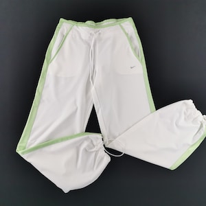 white nike capris