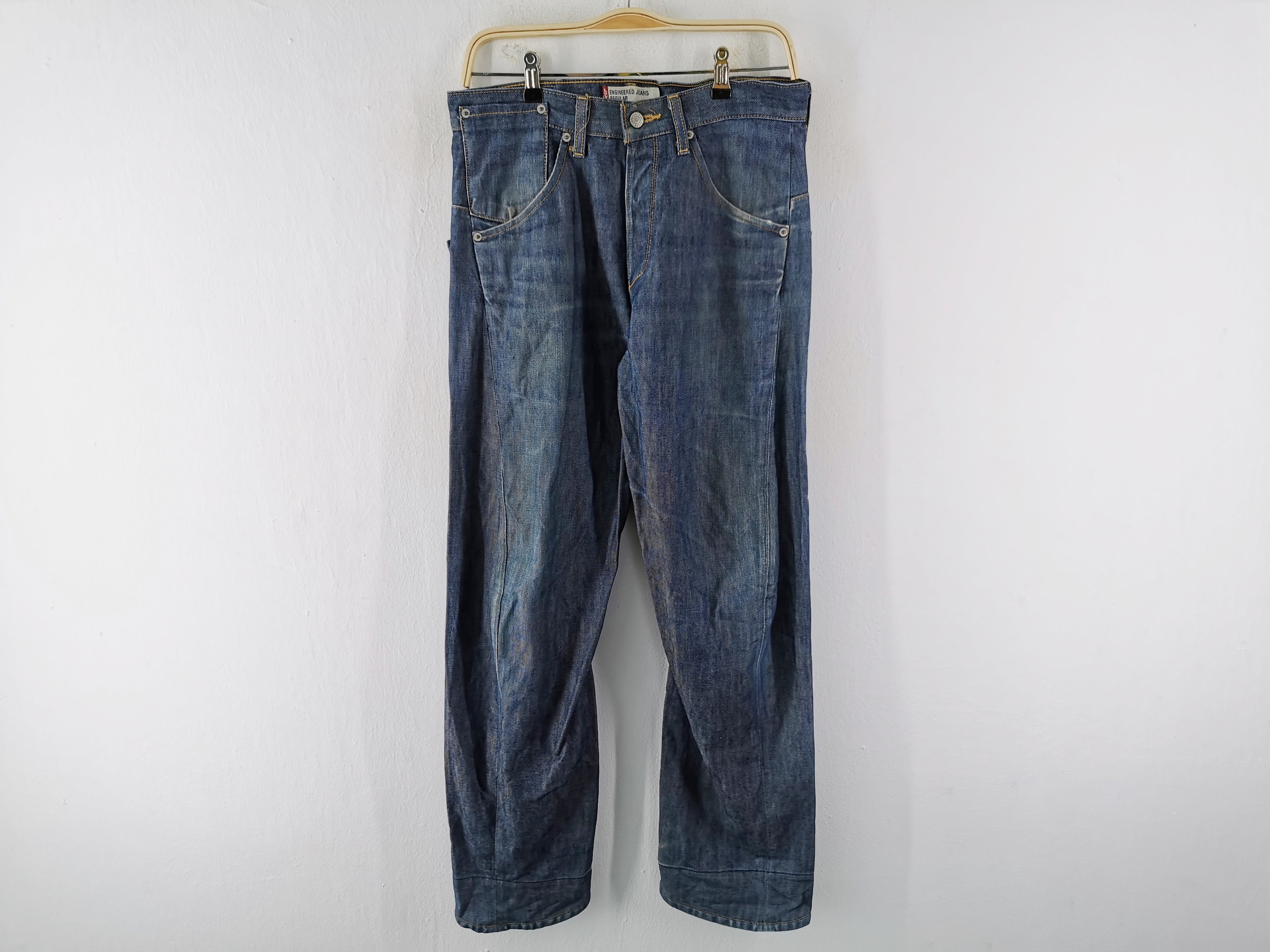 00s LEVI'S ENGINEEREDJEANS TIGHT 立体裁断 カテゴリー 【公式通販】