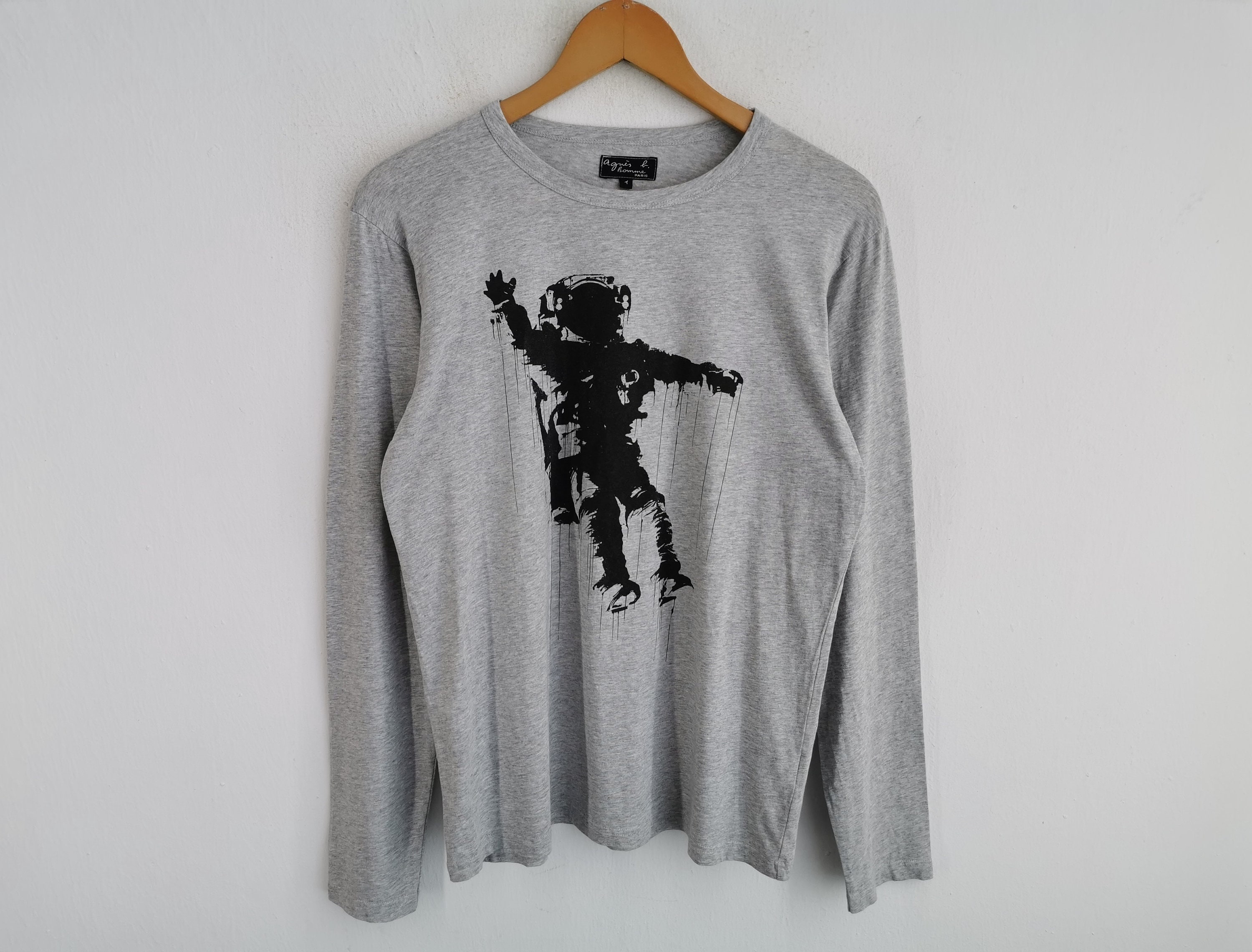 90s- agnes b. long t-shirt crewneck used