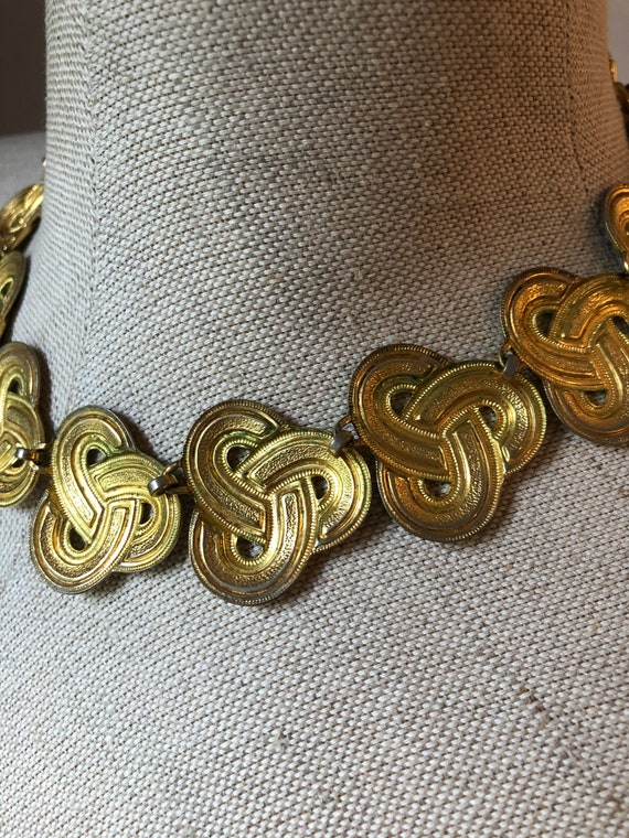 1980s Gold Tone & Navy Knot Links Statement Neckl… - image 5