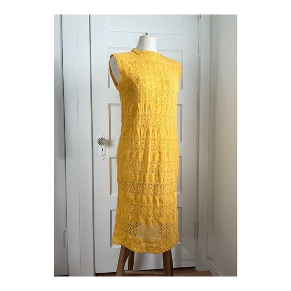 1960s Golden Yellow Lace Shift Dress- size large - image 1