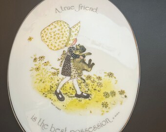 ホリーホビー柄 ヴィンテージカーテン ノスタルジック アンティーク 子供部屋 1970年代のヴィンテージ、ホリーホビースタイルの飾り板。2人の子供と