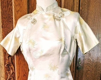 Vintage Gold Cheongsam, Silk Wiggle Dress, Qipao Chinese Dress Size 4-6