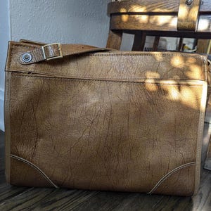 Hartmann Luggage Large Brown Leather Tote Day Messenger Bag 17in wide