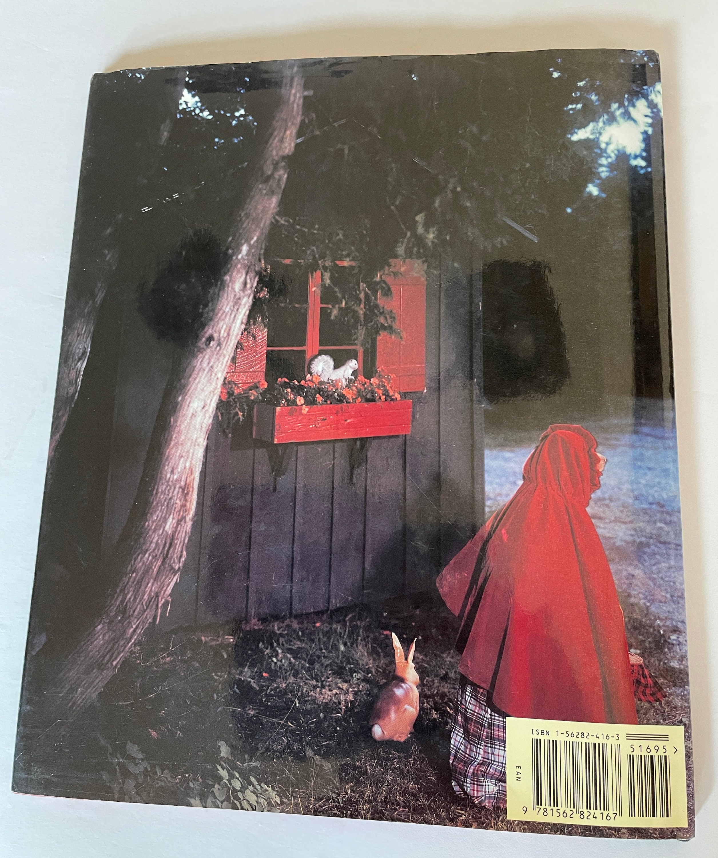 Amazon.co.jp: 洋書Little Red Riding Hood William Wegman写真