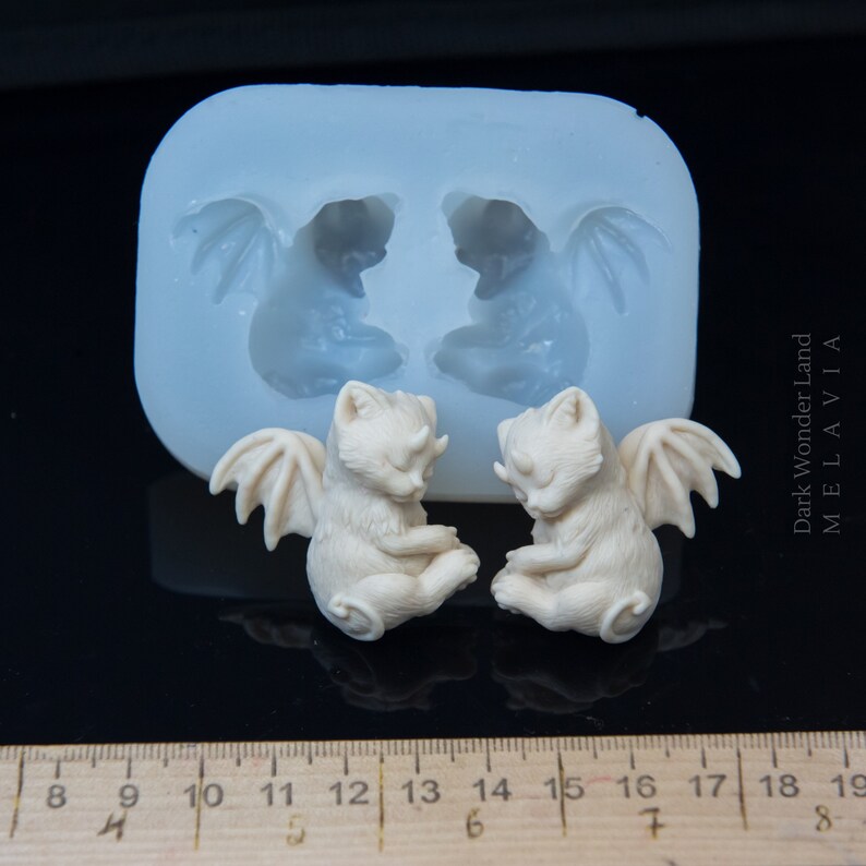 Mold size M 2 kitten B-demon set