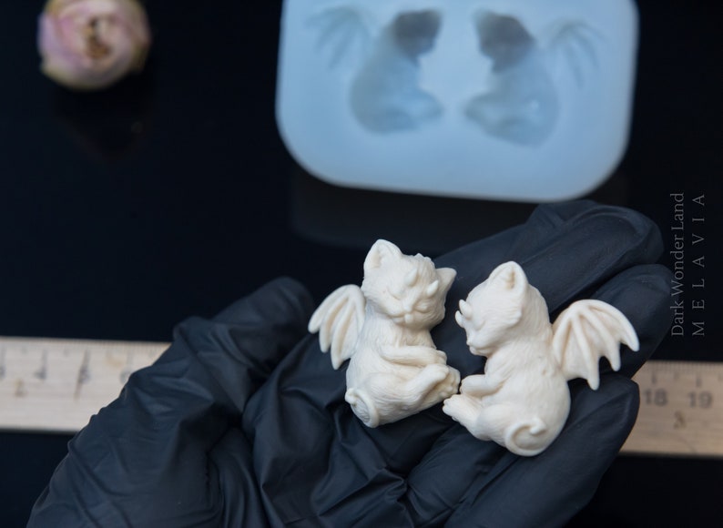 Mold size M 2 kitten B-demon set