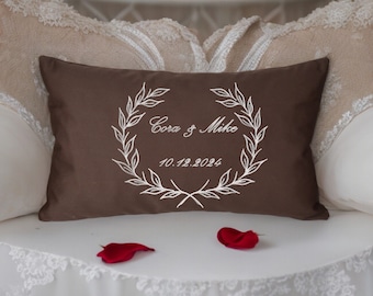 Personalisiertes Hochzeitsgeschenk für Brautpaar Benutzerdefiniertes Dekokissen mit den Namen der Paare und dem hergestellten Datum Brautdusche Geschenk Hochzeitstag