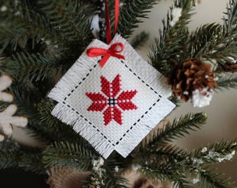 The Guiding Star - DIY Cross Stitch Pattern and Instructions - Christmas Tree Decoration