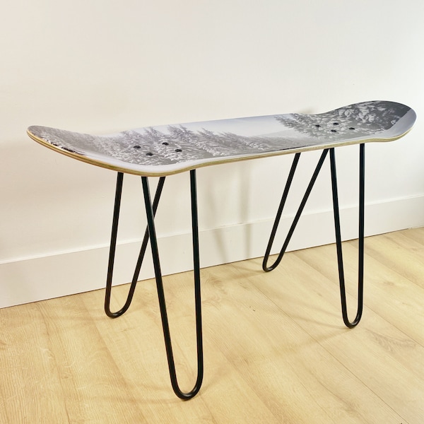 Tabouret skate avec hairpin legs noir ambiance montagne