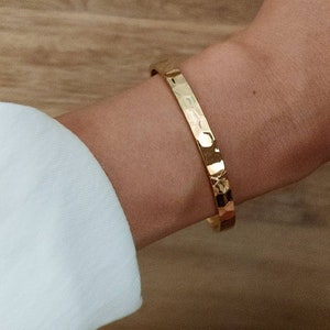 Gold Bangle Bracelet, Hammered Bracelet, Minimalist Gold Bracelet, Stacking Cuff, Gold Bangle Bracelet, Skinny Bracelet, Everyday Bracelet