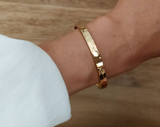 Gold Bangle Bracelet, Hammered Bracelet, Minimalist Gold Bracelet, Stacking Cuff, Gold Bangle Bracelet, Skinny Bracelet, Everyday Bracelet