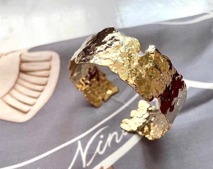 Big Rough Cuff Bracelet, Roughly Hammered Bracelet, Minimalist Gold Bracelet, Stacking Cuff, Gold Bangle Bracelet, Everyday Bracelet