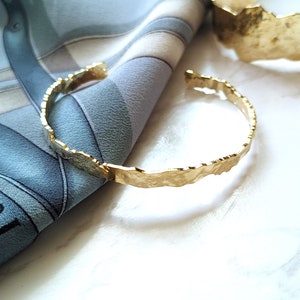 Thin Rough Cuff Bracelet, Roughly Hammered Bracelet, Minimalist Gold Bracelet, Stacking Cuff, Gold Bangle Bracelet, Everyday Bracelet