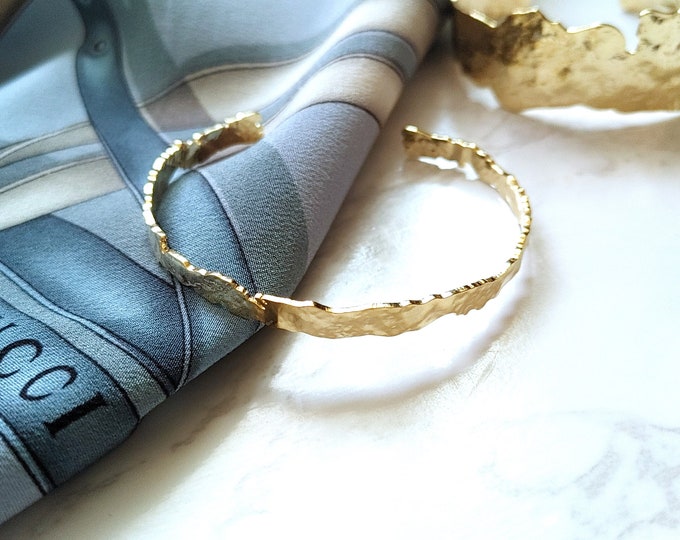 Thin Rough Cuff Bracelet, Roughly Hammered Bracelet, Minimalist Gold Bracelet, Stacking Cuff, Gold Bangle Bracelet, Everyday Bracelet