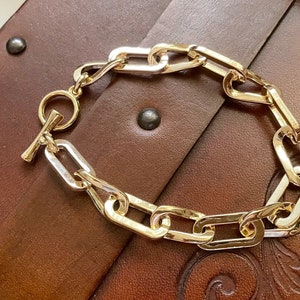 Bracelet chaîne à maillons torsadés, chaîne à maillons dorés, bracelet pile, bracelet chaîne, bracelet superposition or, bracelet empilable,