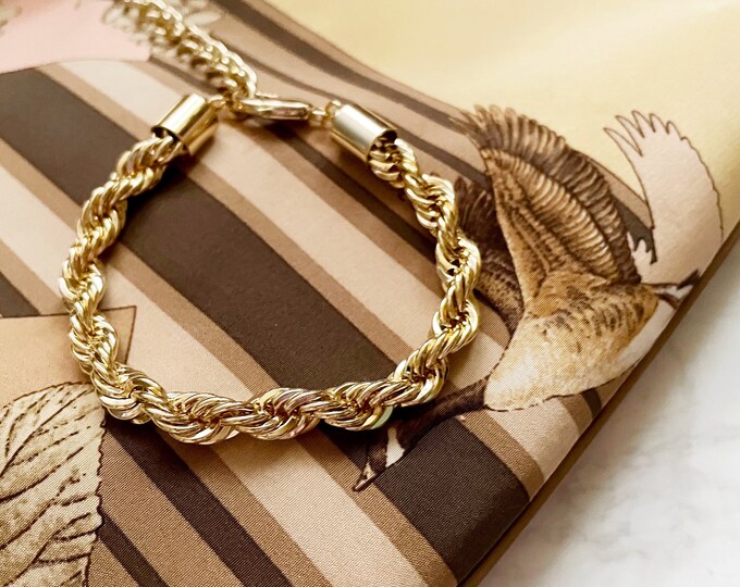 Chunky Twisted Gold Chain Bracelet, Stack Bracelet, Gold Link Bracelet, Gold Chain Bracelet, Gold Layering Bracelet, Everyday Bracelet,