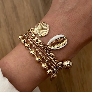 Gold Charm Bracelet, Sea Shell Charm Bracelet, Cowrie Charm Link Bracelet, Pearl Charm Gold Bracelet, Stacking Bracelet,