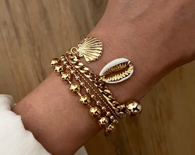 Gold Charm Bracelet, Sea Shell Charm Bracelet, Cowrie Charm Link Bracelet, Pearl Charm Gold Bracelet, Stacking Bracelet,