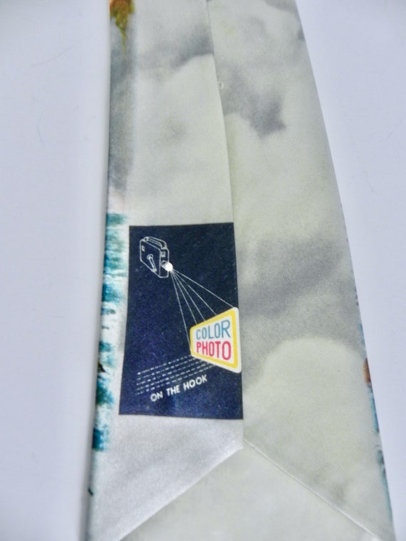 Vintage 40s 50s Tie, Wild Photo Print Fish Tie - image 4