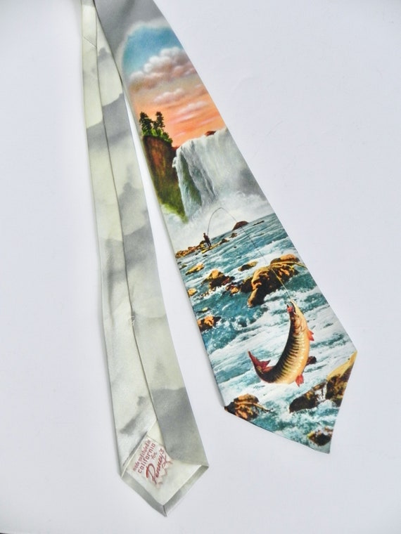 Vintage 40s 50s Tie, Wild Photo Print Fish Tie - image 8