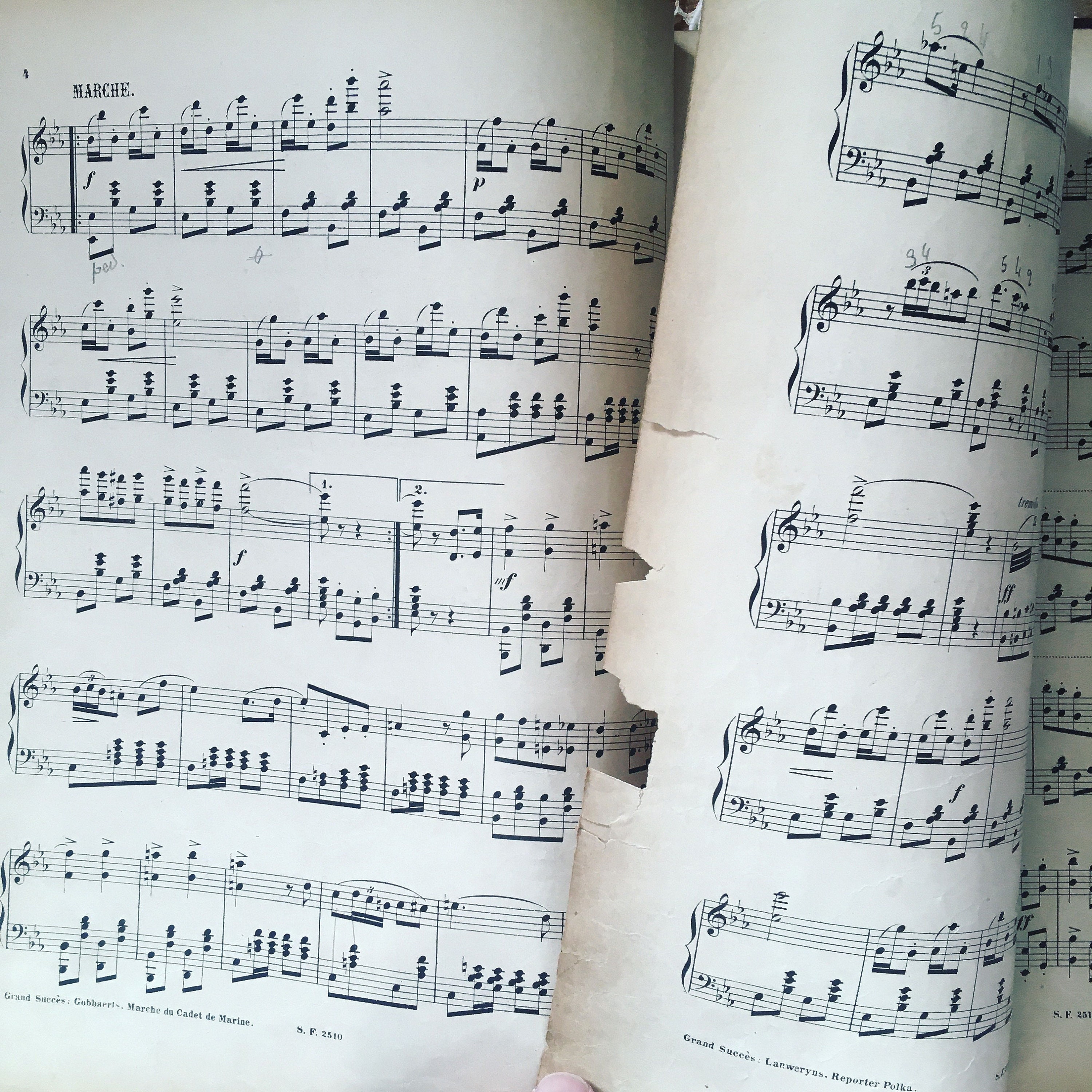 Recueil de partitions de piano anciennes. Reliure cuir. Fin Etsy France