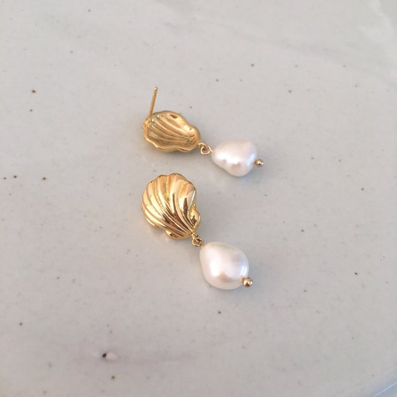 Baroque pearl seashell earrings in 16K gold plating Gold shell | Etsy