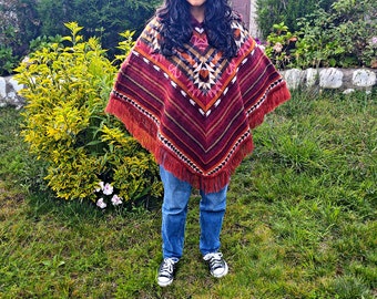 Poncho en forme de V hippie en alpaga | Poncho en alpaga à capuche | Poncho Festival Alpaga | Poncho coloré pour femme | Cape amérindienne à franges /