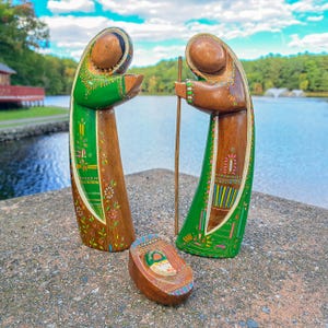 Modern Cedar Wood Nativity Set: Elegant 3-Piece Holy Family | Colorful Wooden Nativity | Latin American Nativity Set | Collectors Nativity