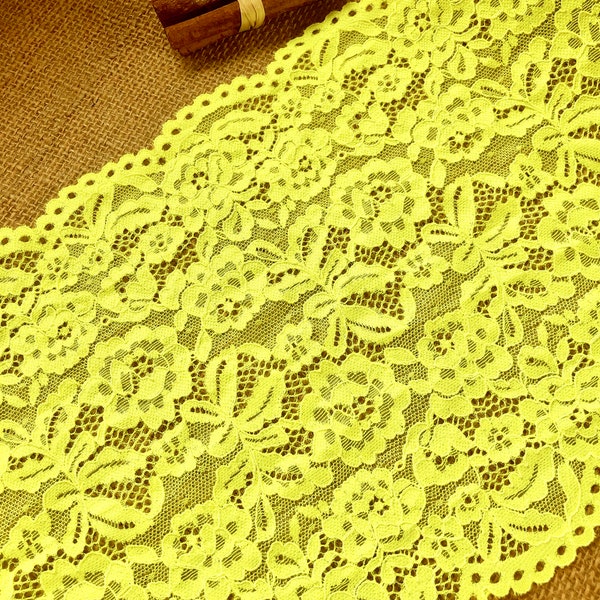 The Lace Co. Dentelle festonnée extensible jaune vif 24 cm/9,5" de large.