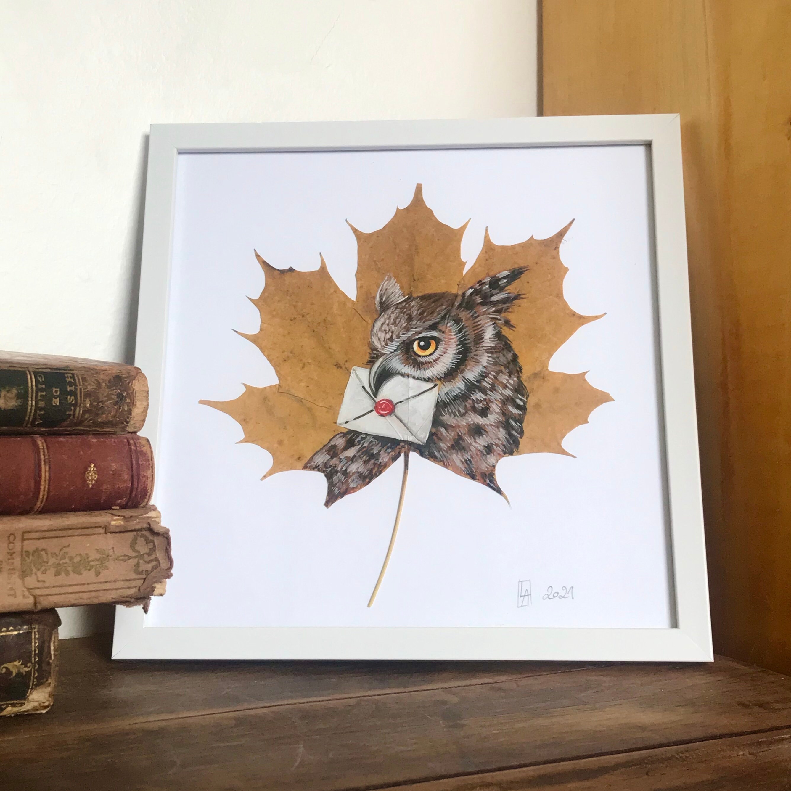 Hibou Au Courrier Peinte sur Feuille d'arbre