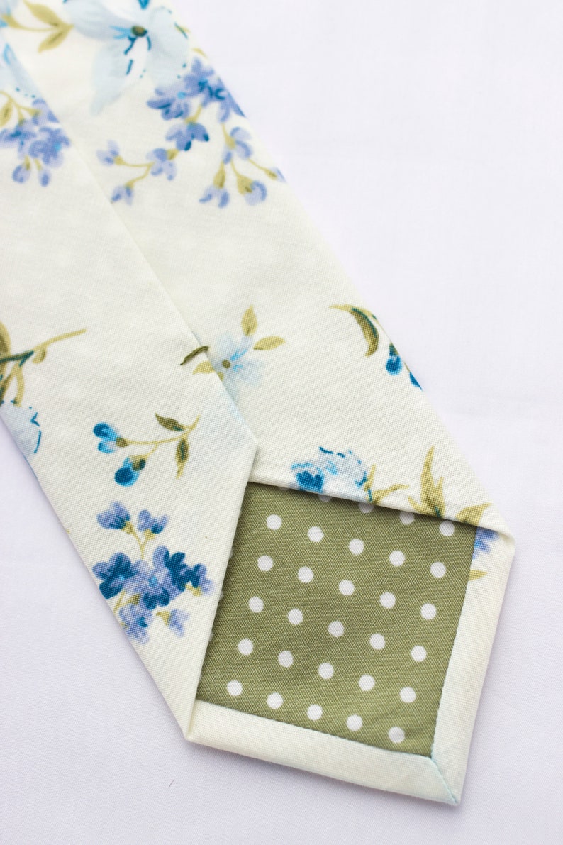 Mens floral tie Skinny floral tie Floral necktie White Etsy