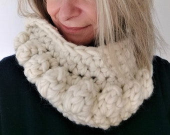 Crochet Pattern, Easy Crochet Scarf,  Beginner Crochet Scarf, Crochet Scarf For Women, Crochet Infinity Scarf Pattern, Cowl Pattern