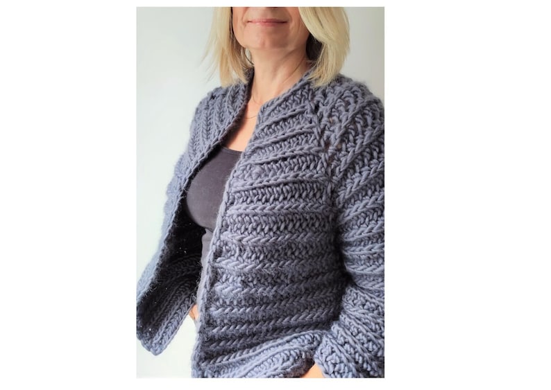 Easy Crochet Chunky Cardigan Pattern: Oversize Bomber Jacket (PDF Pattern) bild 1