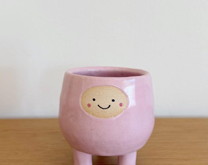 Baby Pink Pottery Planter, Handmade Pottery with Face, Three-Legged Pottery, Planter with smiling face