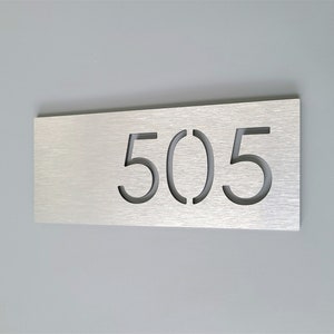 Signo de número personalizado. Placa con el número del apartamento. Números de habitaciones de hotel. Placa de dirección de aluminio. Números de casas modernas. imagen 7