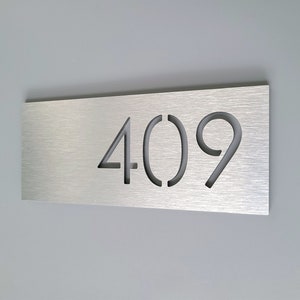 Signo de número personalizado. Placa con el número del apartamento. Números de habitaciones de hotel. Placa de dirección de aluminio. Números de casas modernas. Brushed silver