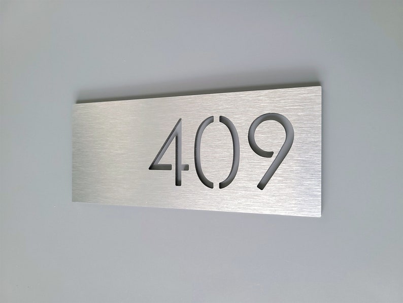 Signo de número personalizado. Placa con el número del apartamento. Números de habitaciones de hotel. Placa de dirección de aluminio. Números de casas modernas. Brushed silver