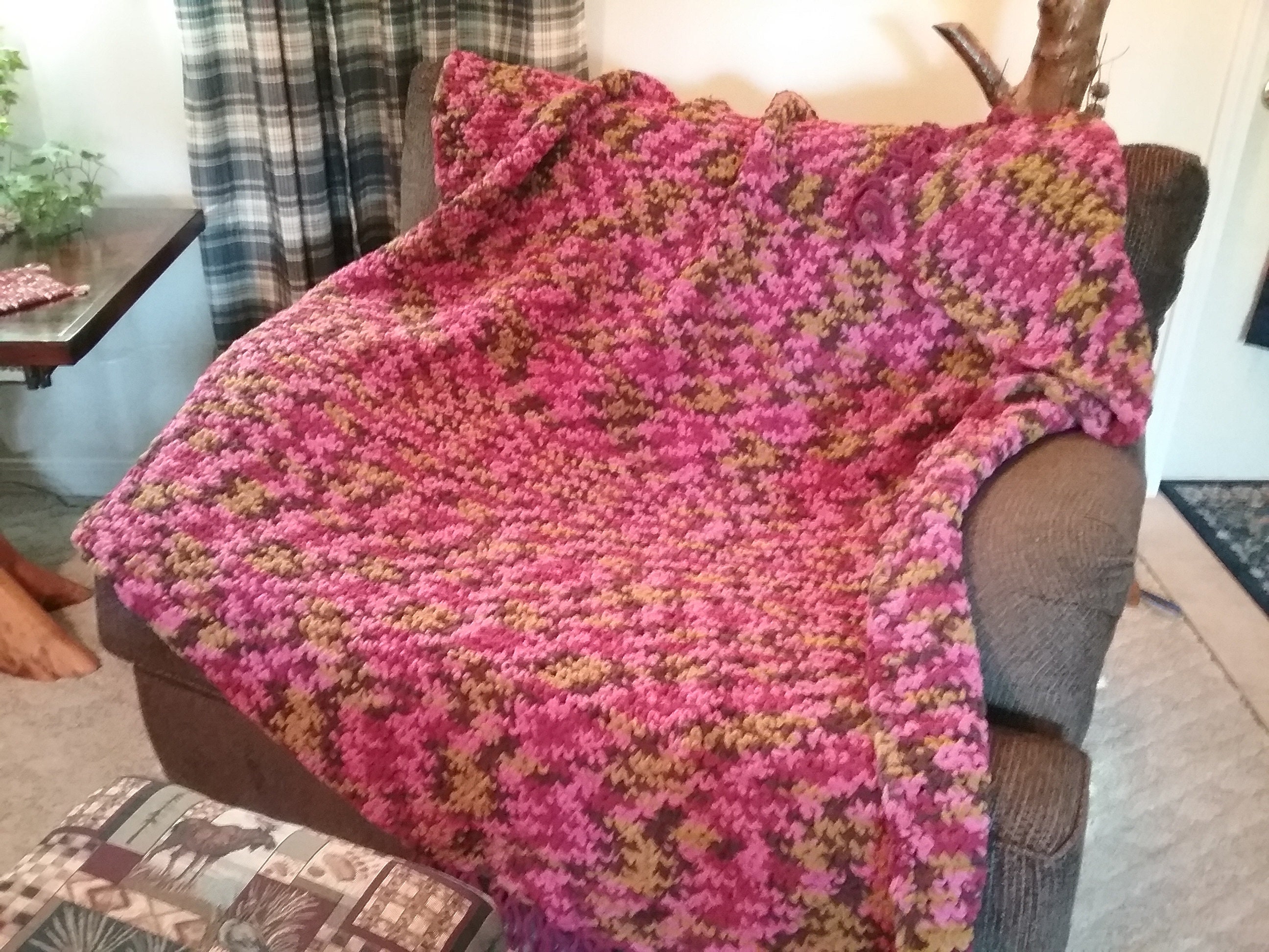 Knitting Yarn Bernat Blanket Yarn Raspberry Trifle Bernat Blanket