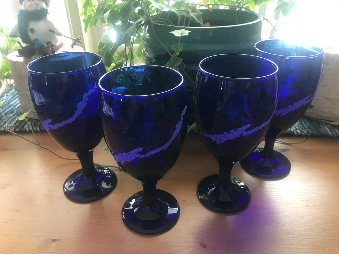 Set of 4 Hand Etched Solid Blue Wine/water Glasses With Silhouette of
