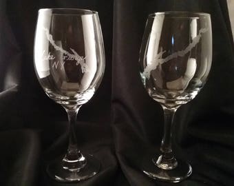 Lake George silhouette on 20 ounce wine glass