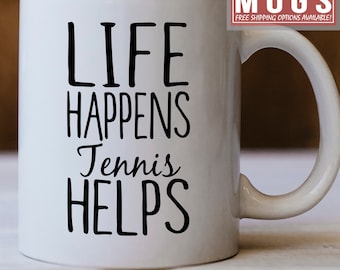 Tennis geschenken, tennis mok, het leven gebeurt tennis helpt, cadeau voor tennis, tennis cadeau idee, liefde tennis, cadeau voor tennis liefhebbers