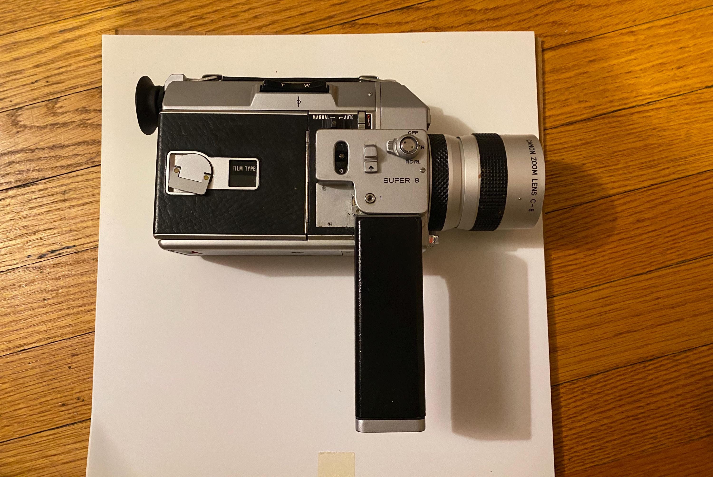 Canon Auto Zoom 814動作品／ビンテージ 8mm カメラ 動作品 現状動作品 Canon AUTO ZOOM 814 ELECTRONIC 8mm Pro814 Super 8