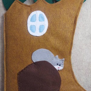 Finger Puppet Play Set!  Squirrel Tree House!