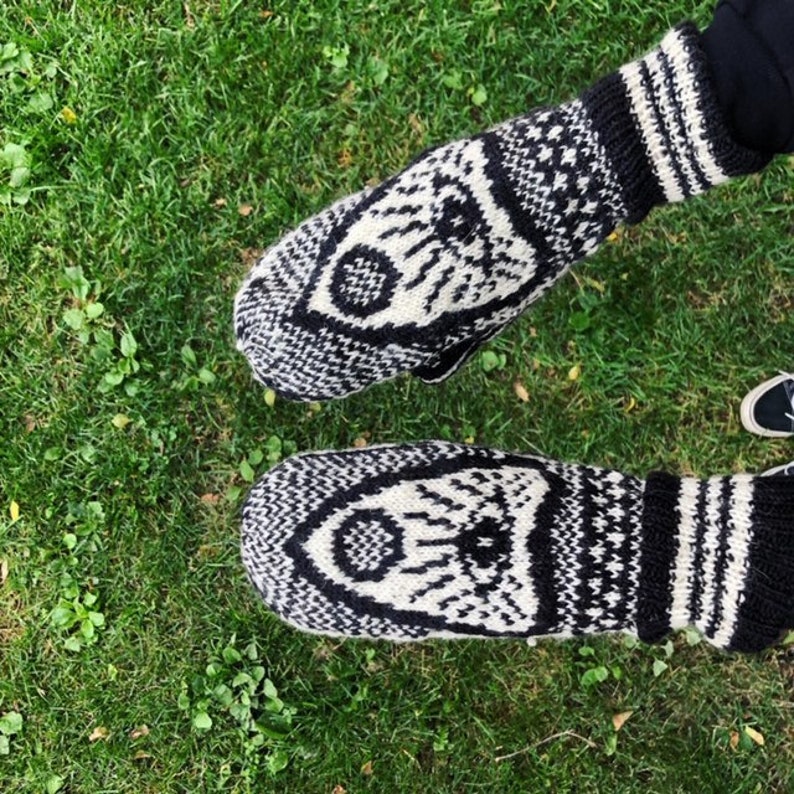 Ouija Mitten Digital Pattern Ouija Planchette Knit Mitten image 5