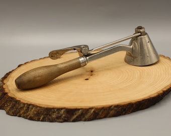 Antique Vintage Gilchrist Ice Cream Scoop Disher Model 33, Size 12