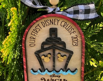 Magical Cruise Custom Family Christmas Ornament, cruise cabin gift, christmas tree ornament, fish extender gift, annual family ornament mous